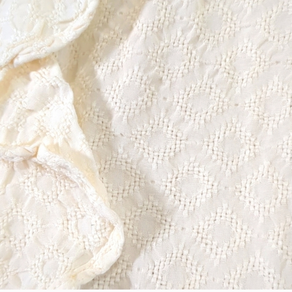 Universal Thread Ivory Ruffle Blouse Size Extra Small - Picture 5 of 6